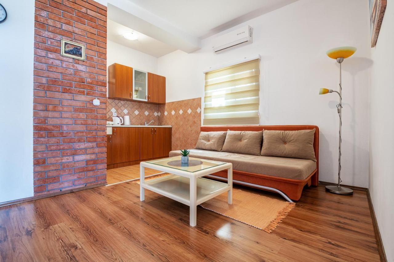 Apartments Leona ネウム エクステリア 写真