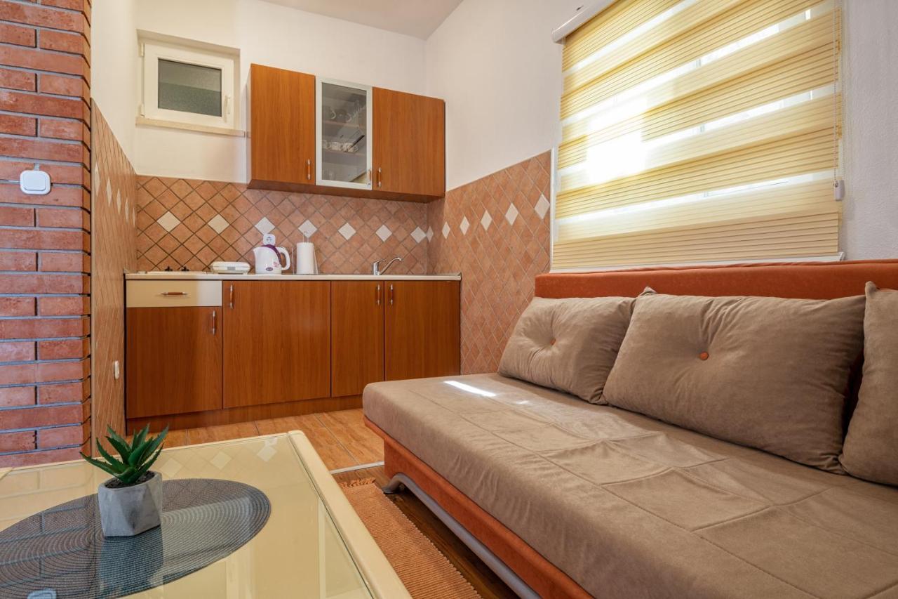 Apartments Leona ネウム エクステリア 写真